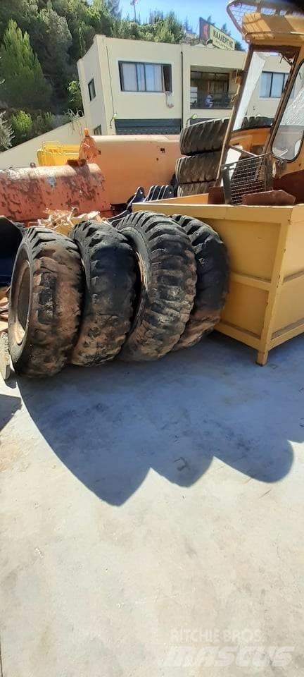 Goodyear 14.00-24 Banden, wielen en velgen