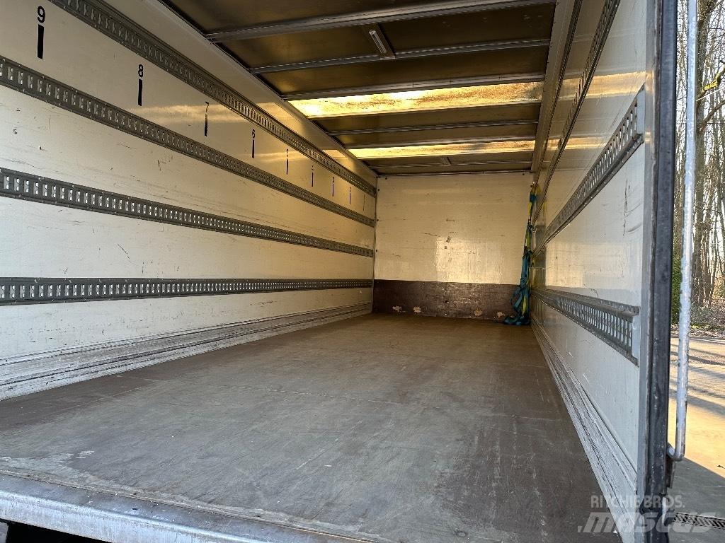 DAF LF 12.220 Bakwagens met gesloten opbouw