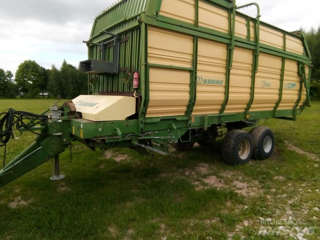 Krone Titan 6/48 Opraapwagens