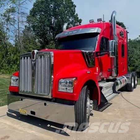 Kenworth W 990 Trekkers