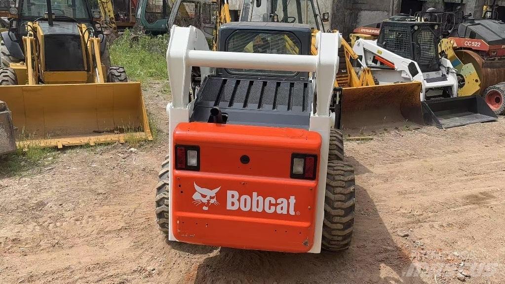 Bobcat S 300 Schrankladers