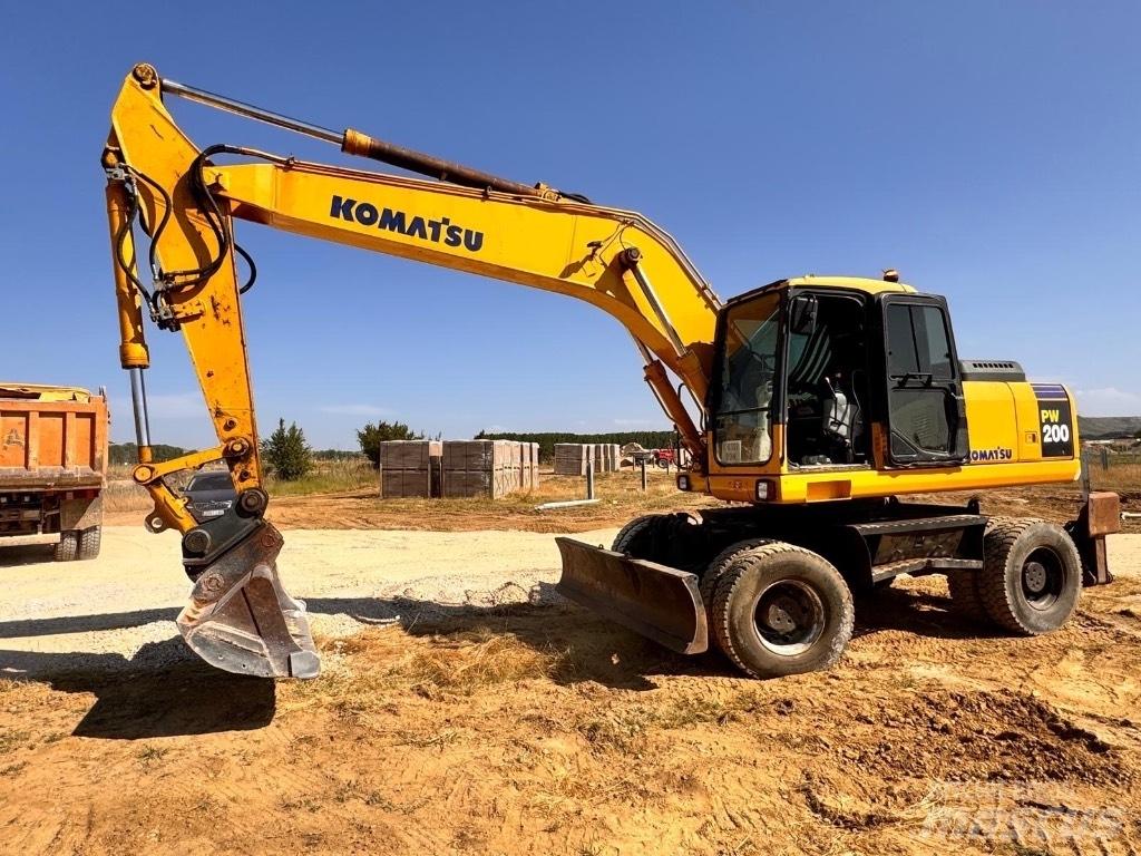 Komatsu PW 200-7K Wielgraafmachines