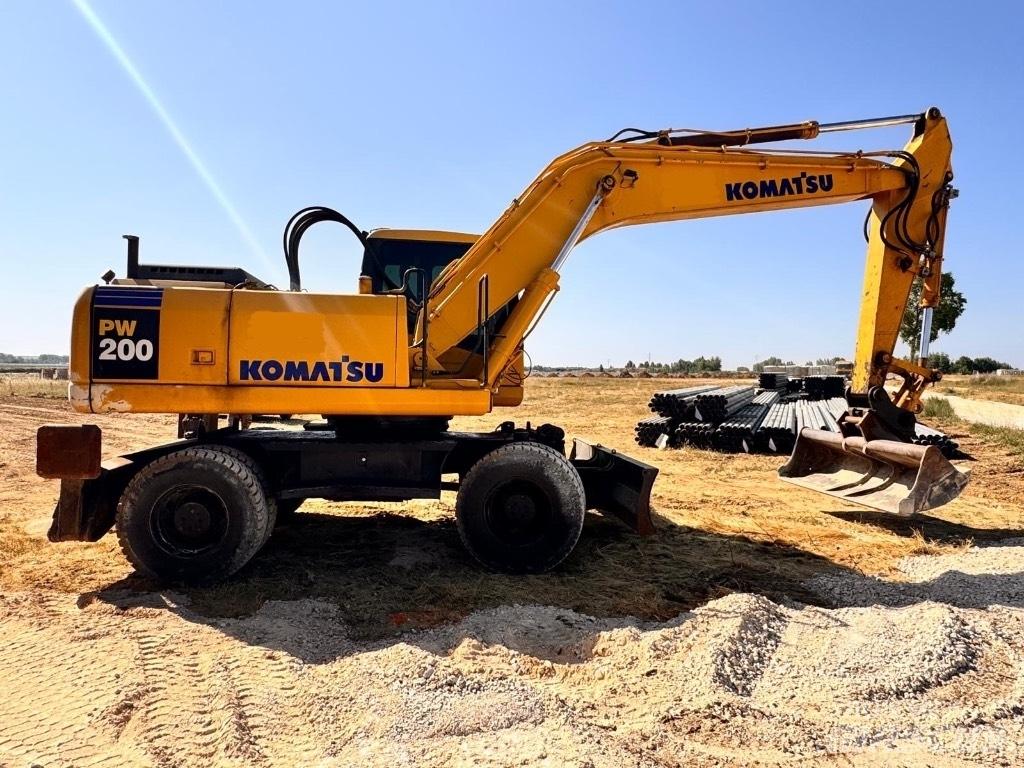 Komatsu PW 200-7K Wielgraafmachines