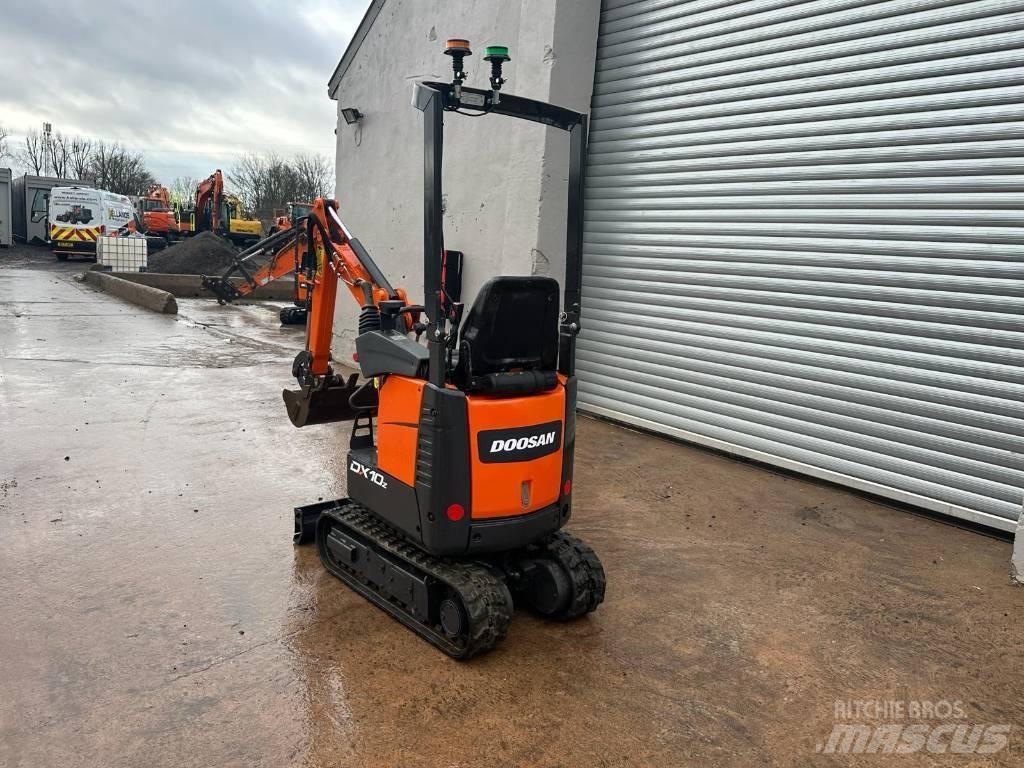 Doosan DX 10 Z Minigraafmachines < 7t