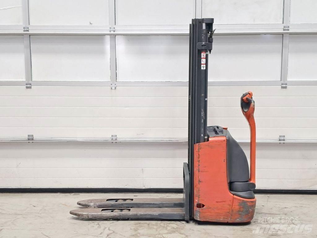 Linde L12 Meeloop stapelaar