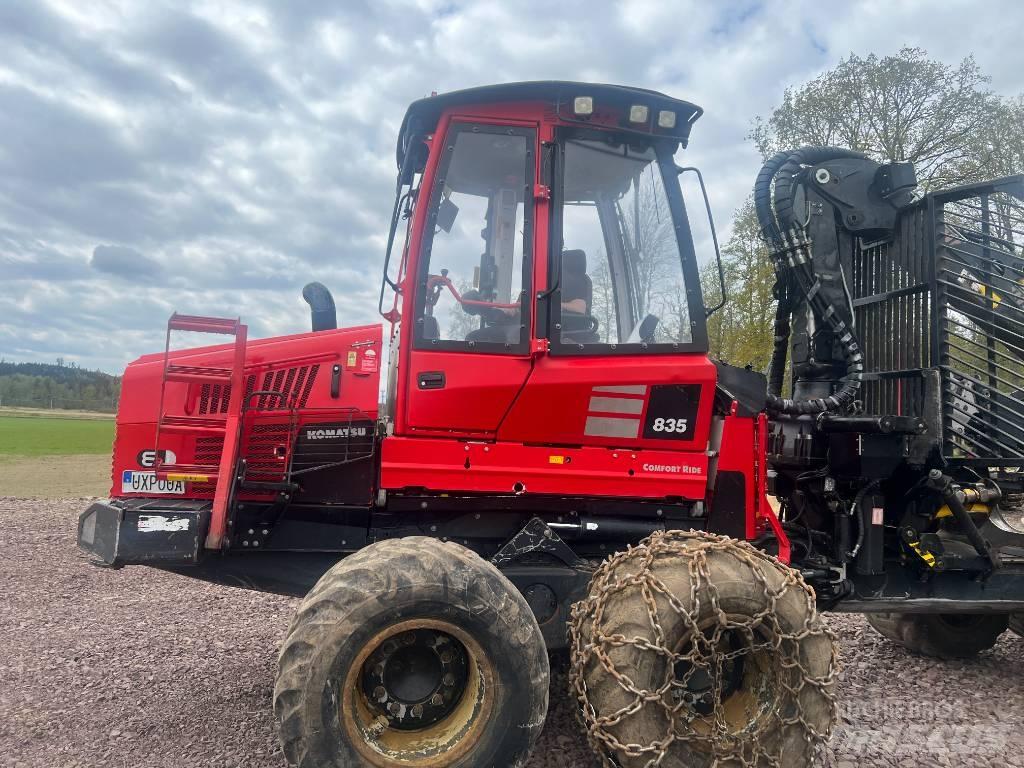 Komatsu 835 Uitrijwagens