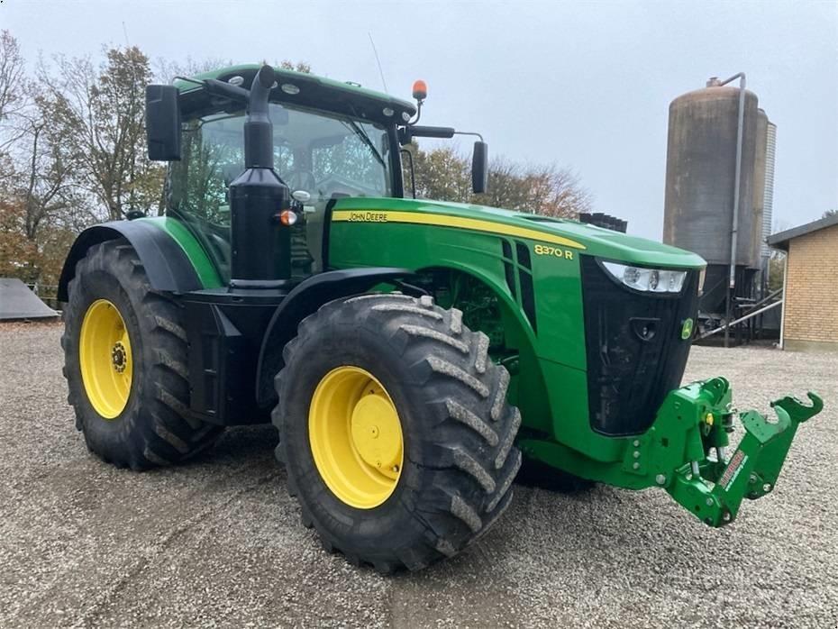 John Deere 8370 R Tractoren