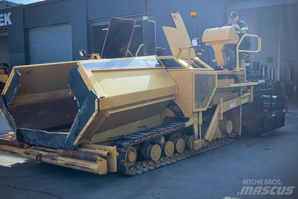 CAT AP 1050 B Asfaltafwerkmachines