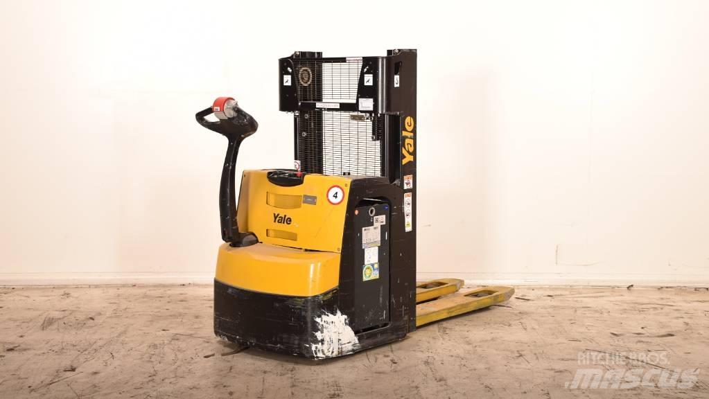 Yale MS 14 AC Meeloop stapelaar