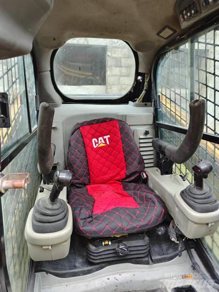CAT 246C Schrankladers