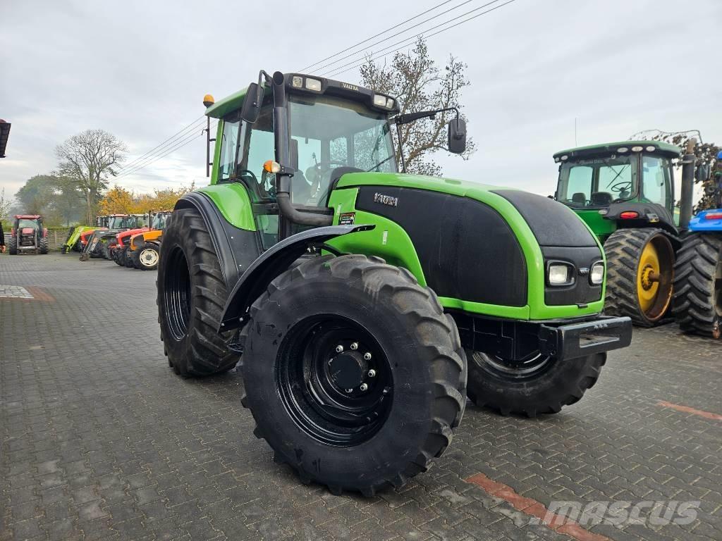 Valtra T 120 Tractoren