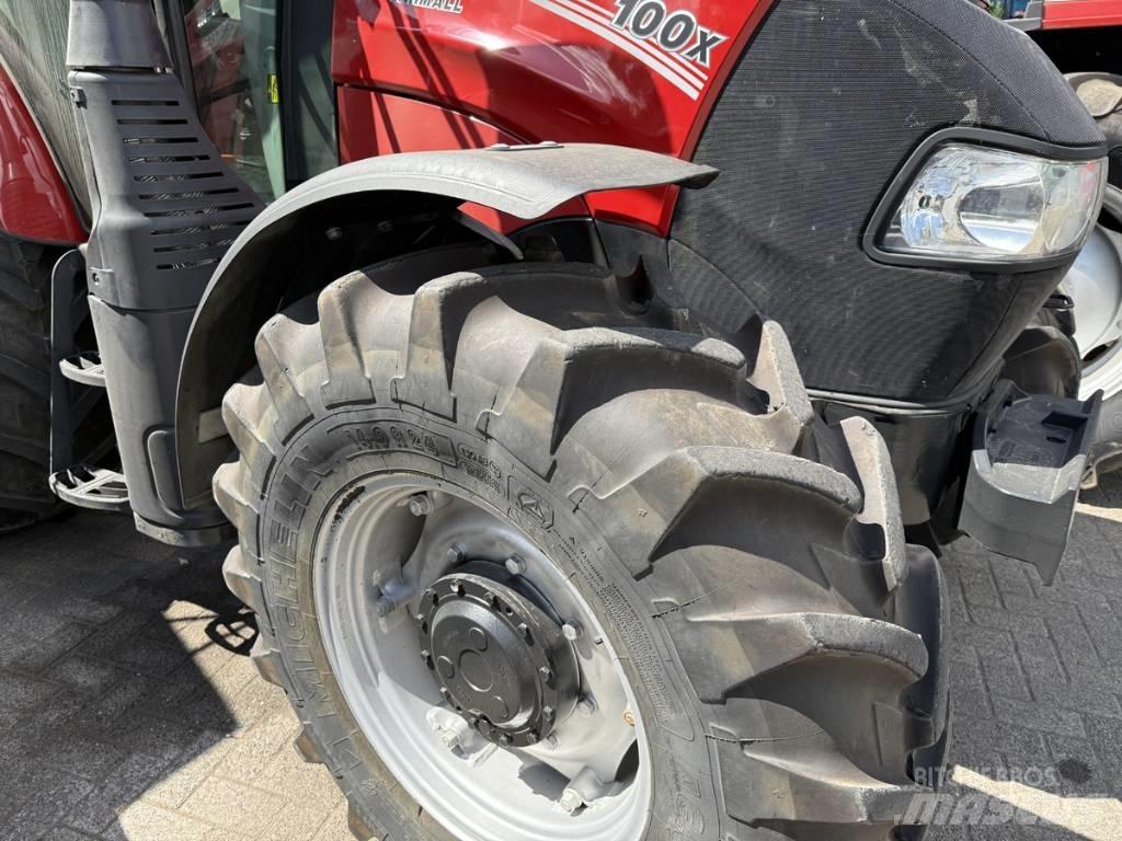 CASE Farmall 100X Tractoren