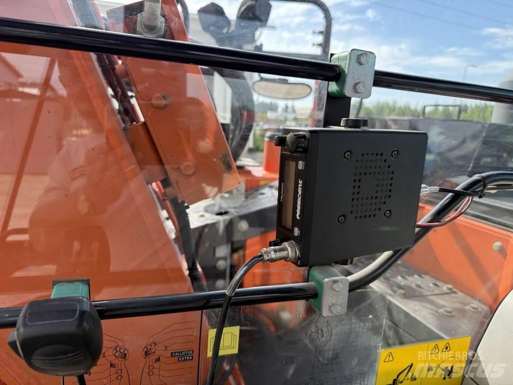 Hitachi ZX 135 US-6 Rupsgraafmachines