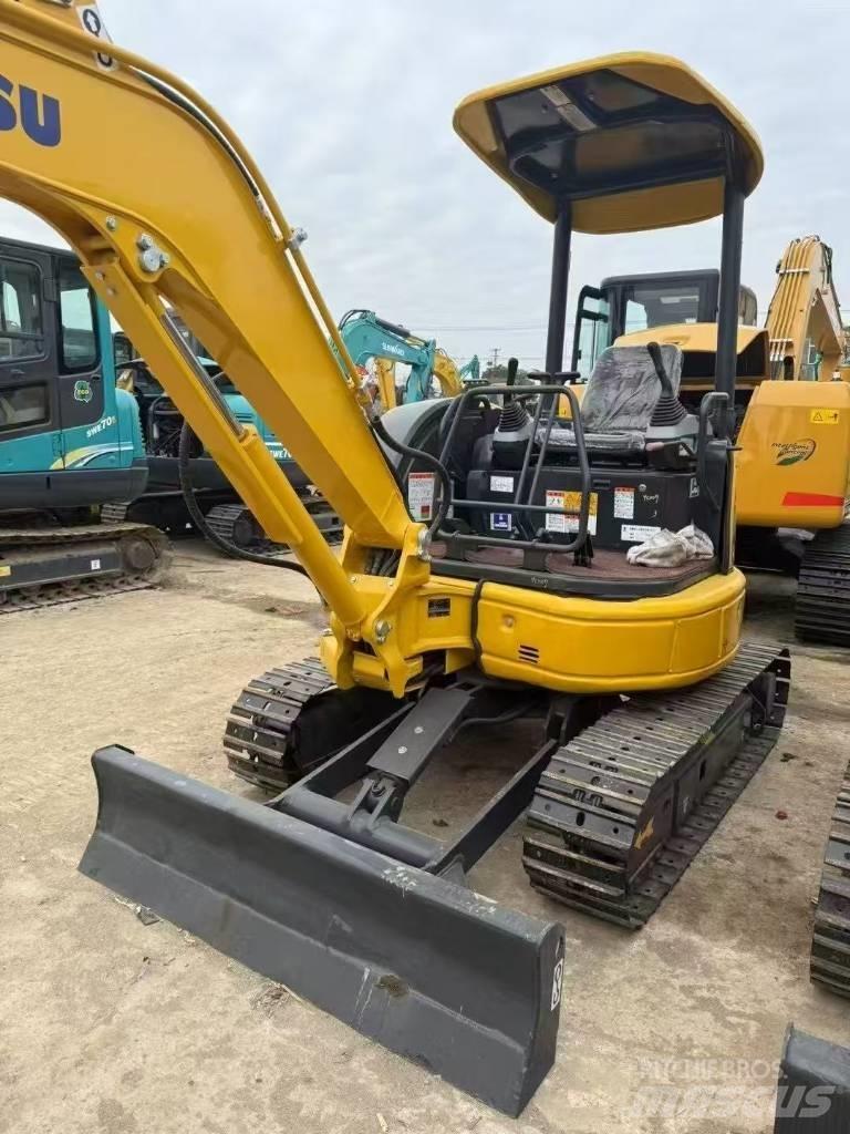 Komatsu 30 Rupsgraafmachines