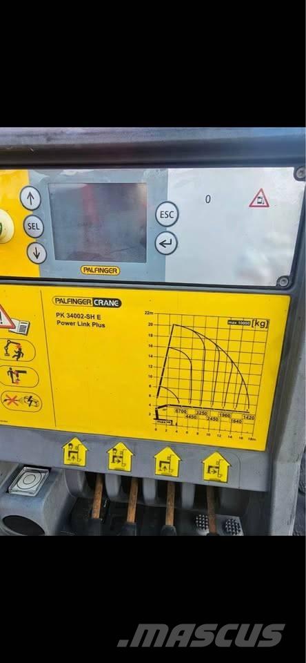 Volvo FH 500 Vlakke laadvloer met kraan