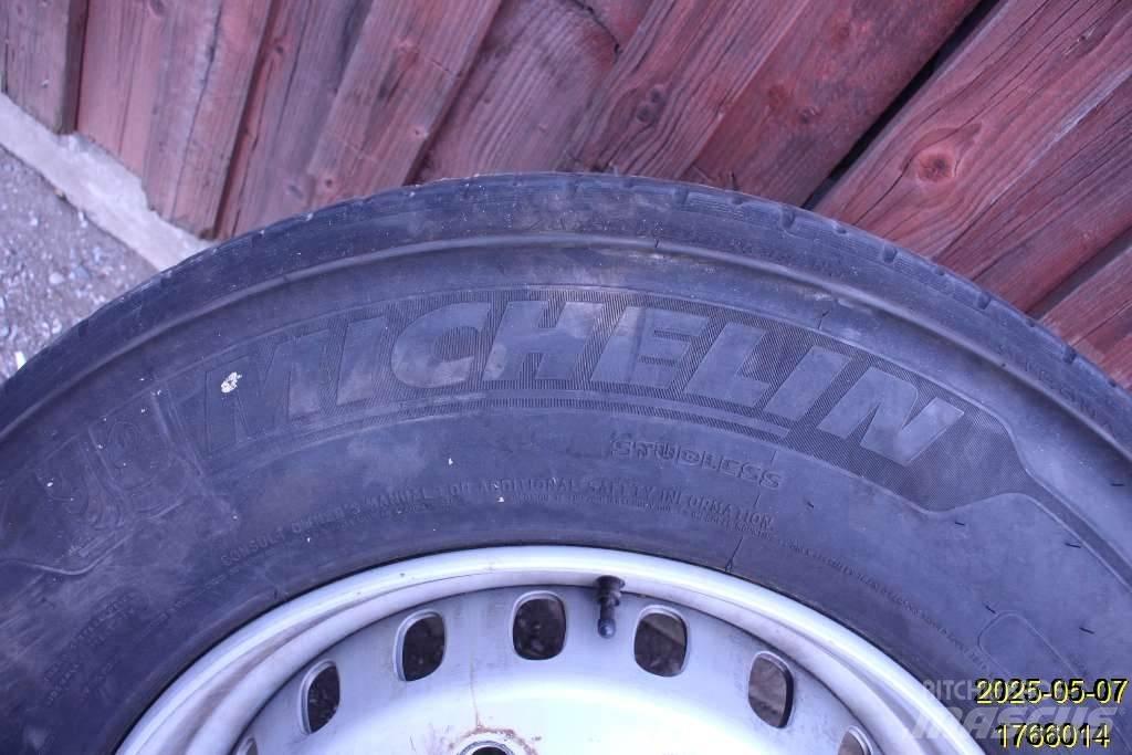 Michelin X MULTI Banden, wielen en velgen