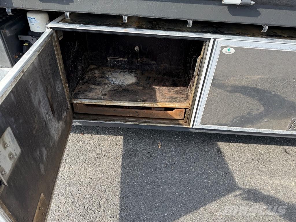 Volvo FM410 Vlakke laadvloer met kraan