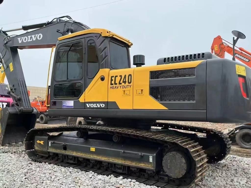 Volvo EC 240 Rupsgraafmachines