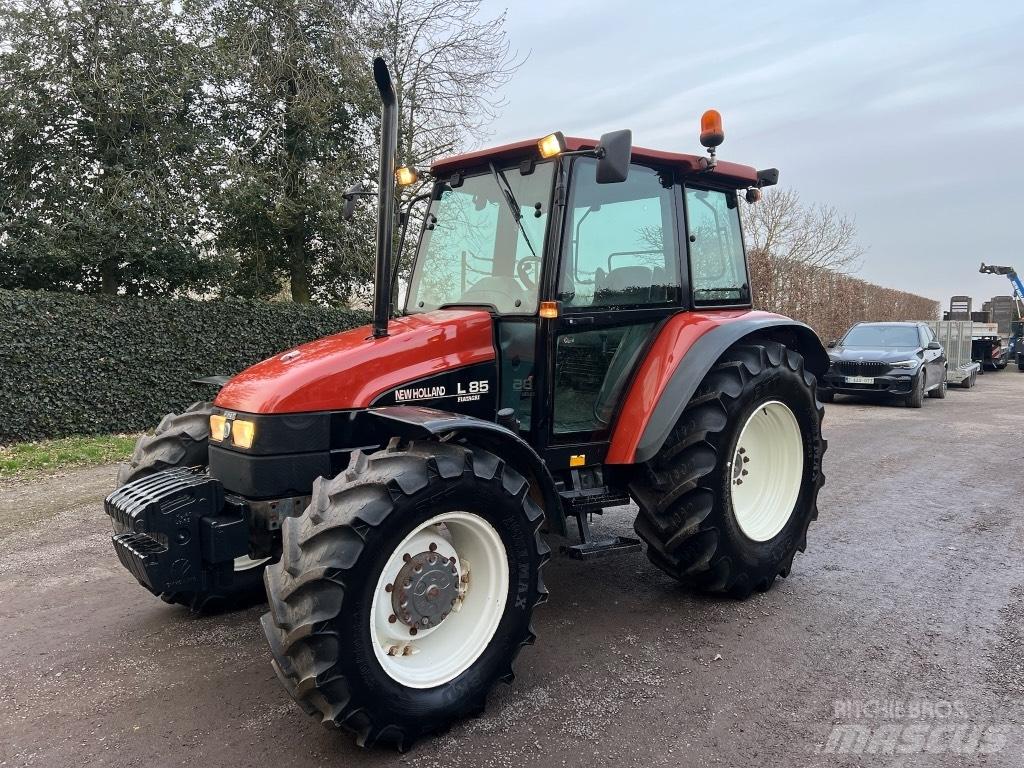 New Holland L 85 DT Tractoren
