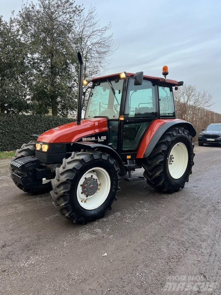 New Holland L 85 DT Tractoren