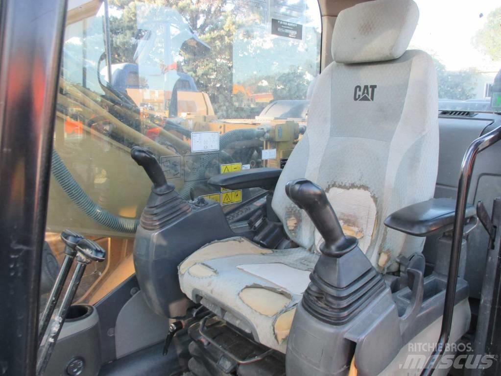 CAT 323 D L Rupsgraafmachines