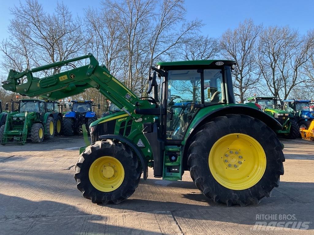 John Deere 6120 M Tractoren