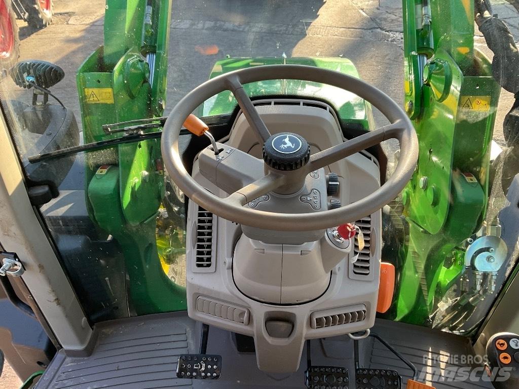 John Deere 6120 M Tractoren