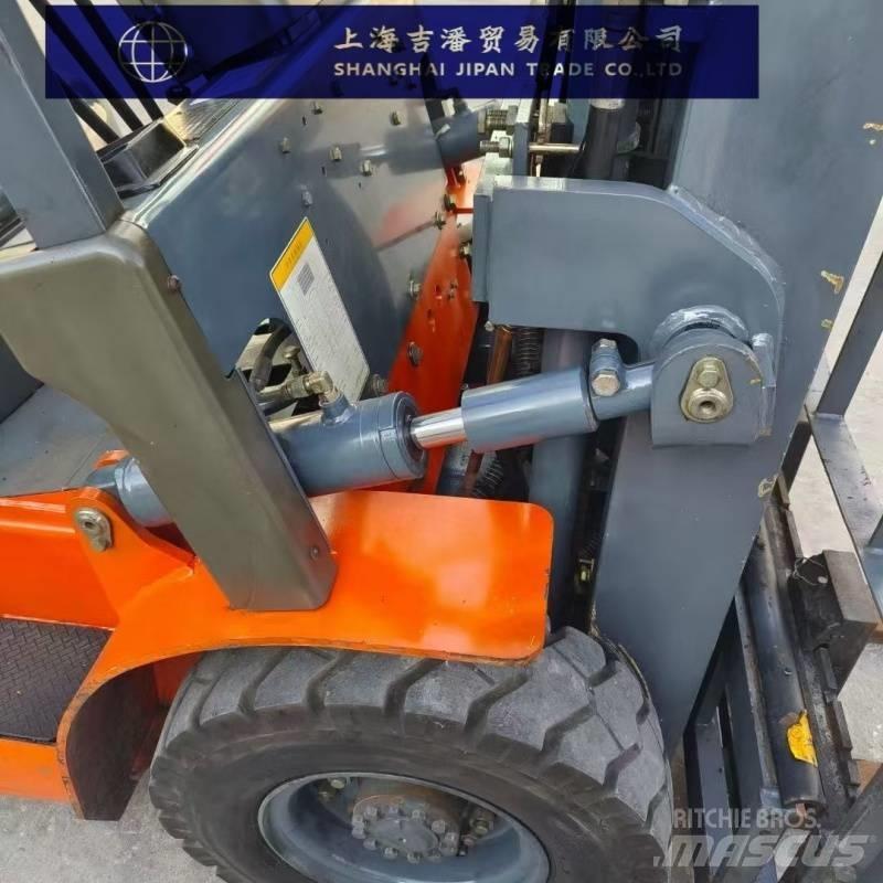 Heli H2000-25 Diesel heftrucks