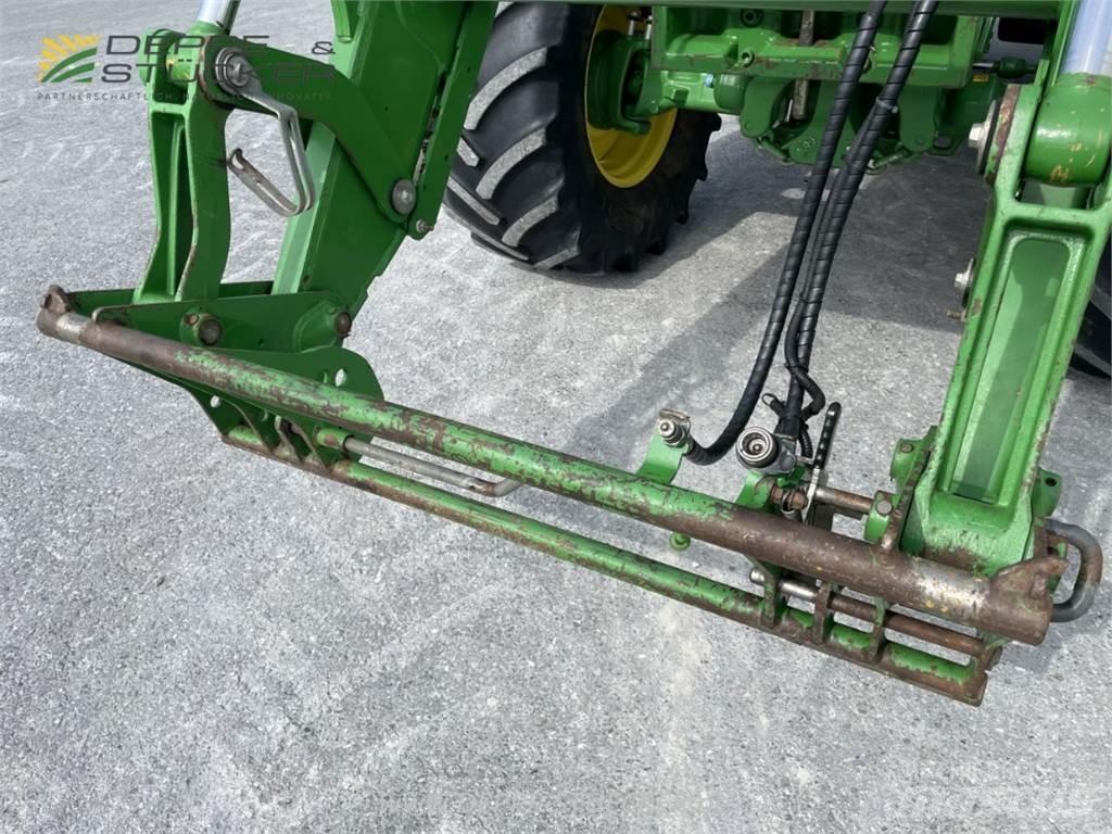 John Deere 6110R Tractoren
