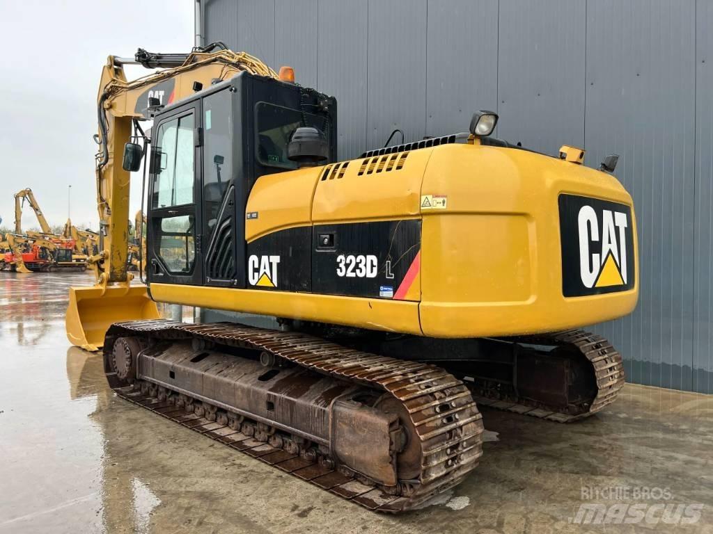 CAT 323D L Rupsgraafmachines