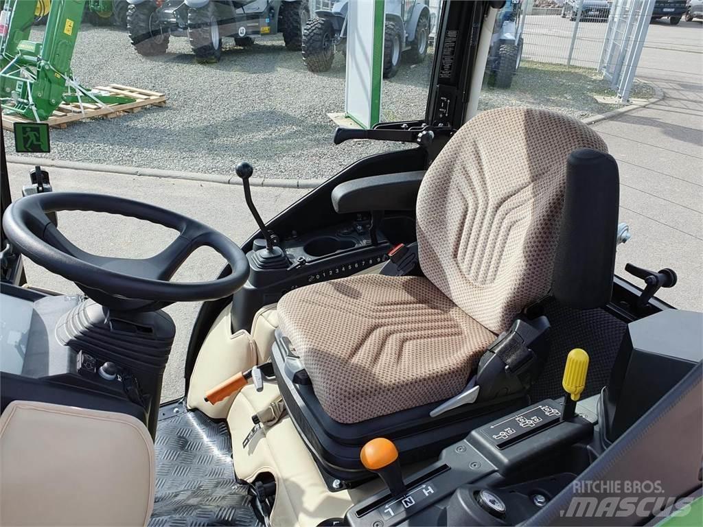 John Deere 2026R Compacttrekkers