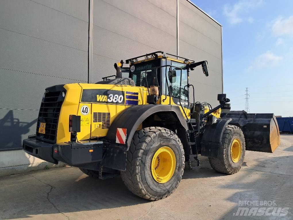 Komatsu WA380-8E0 Wielladers