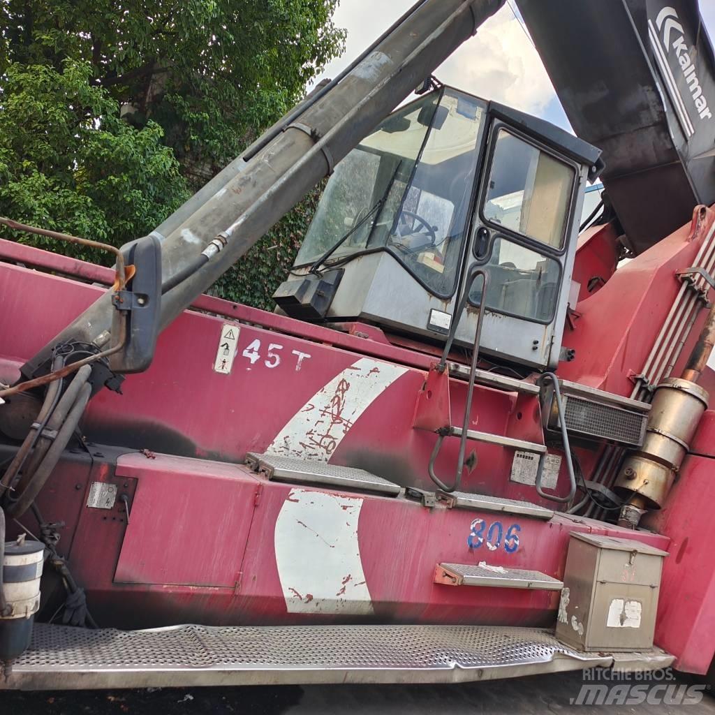 Kalmar DRF450 Reachstackers