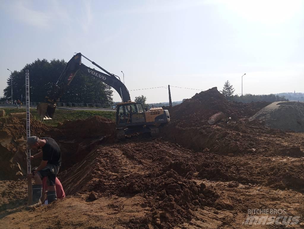 Volvo EC 240 C L Rupsgraafmachines