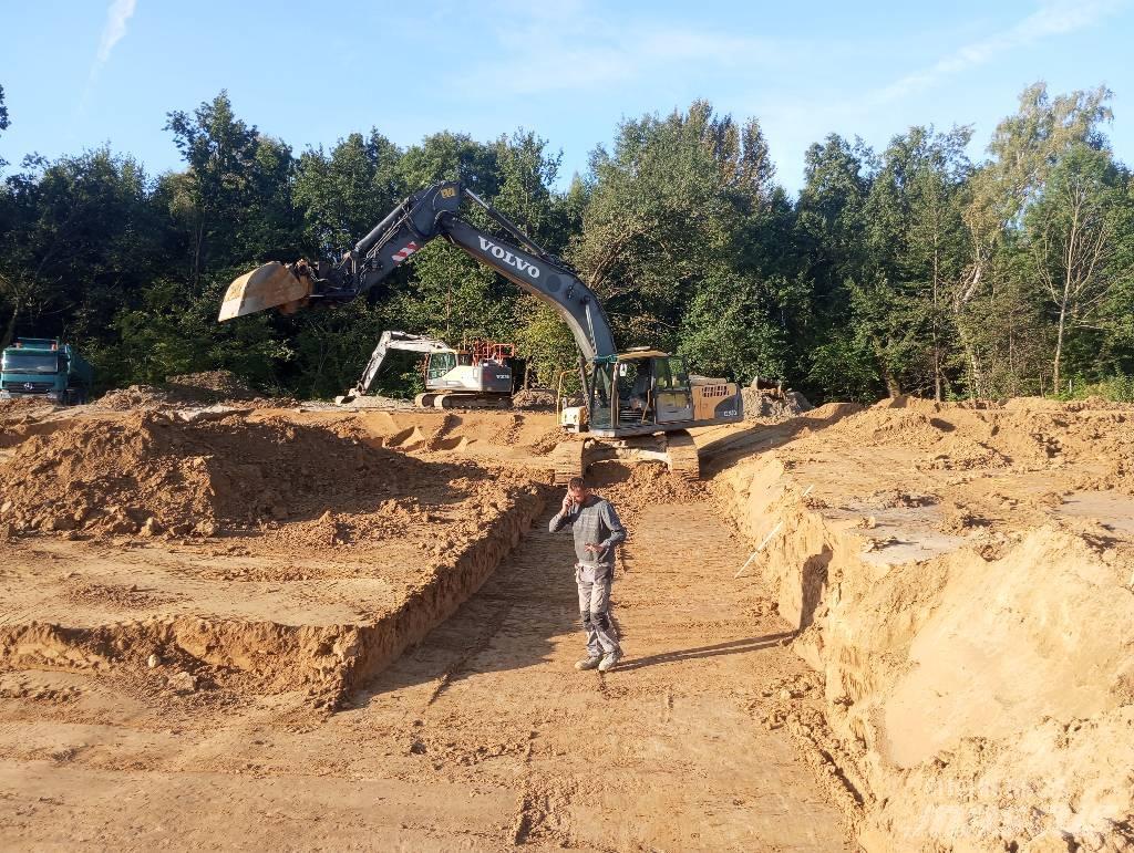 Volvo EC 240 C L Rupsgraafmachines