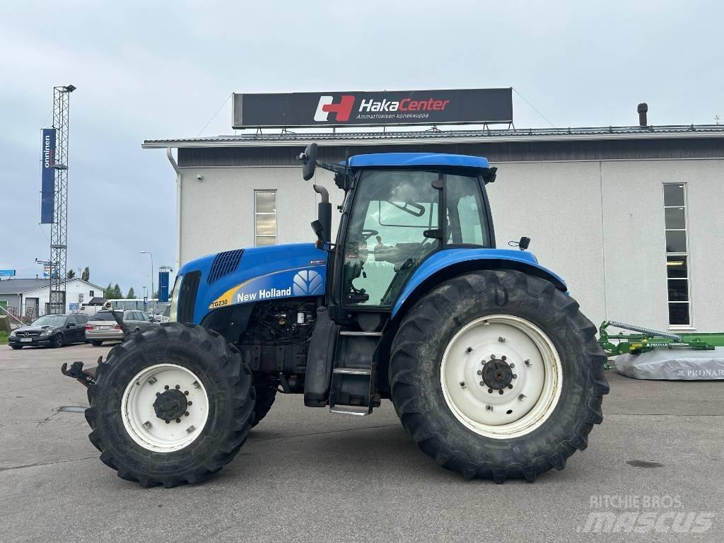 New Holland TG 230 Tractoren