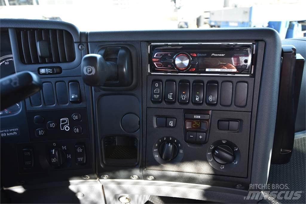 Scania G440 8X4 Vlakke laadvloer met kraan
