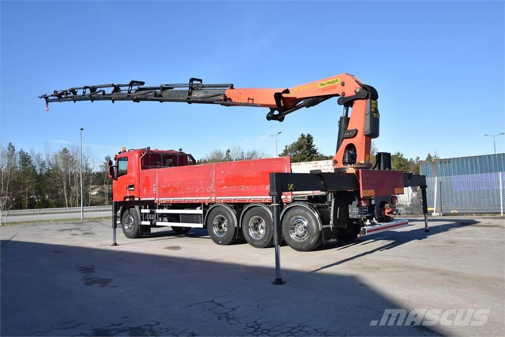 Scania G440 8X4 Vlakke laadvloer met kraan