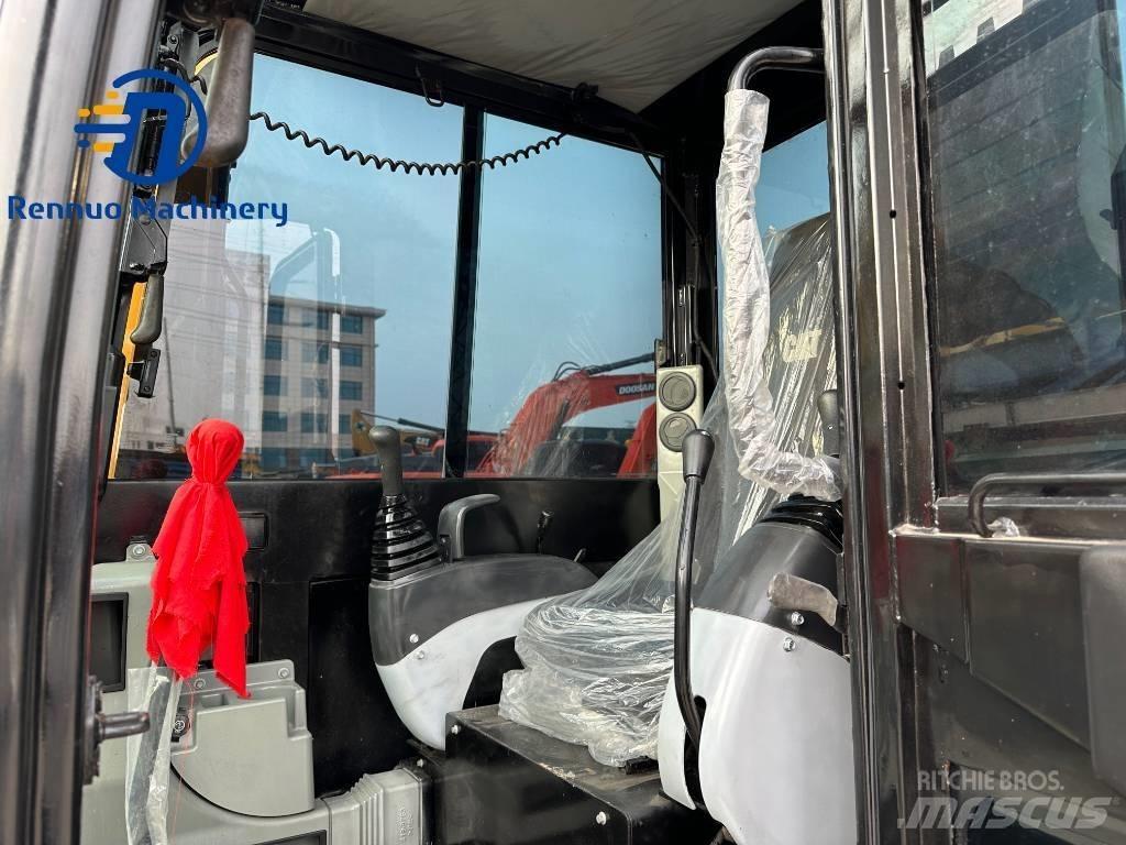 CAT 306E with rubber Minigraafmachines < 7t