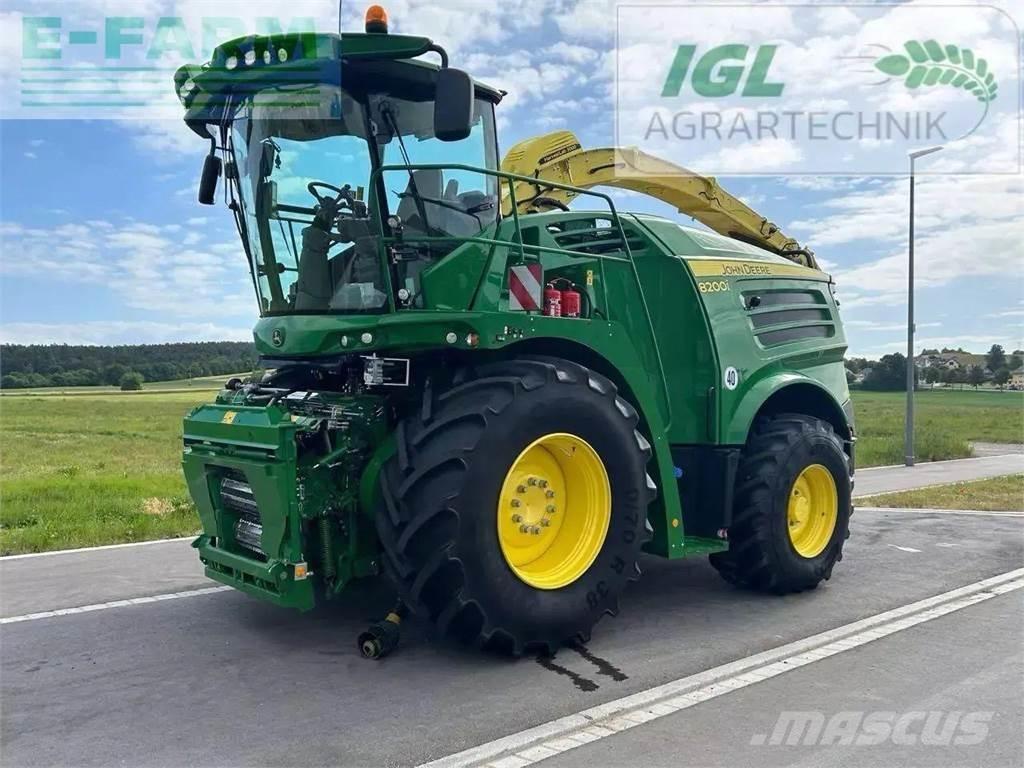 John Deere 8200 i Zelfrijdende veldhakselaars