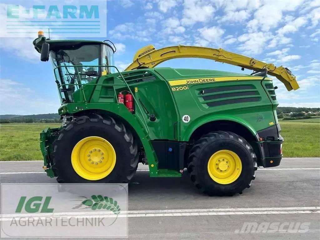 John Deere 8200 i Zelfrijdende veldhakselaars
