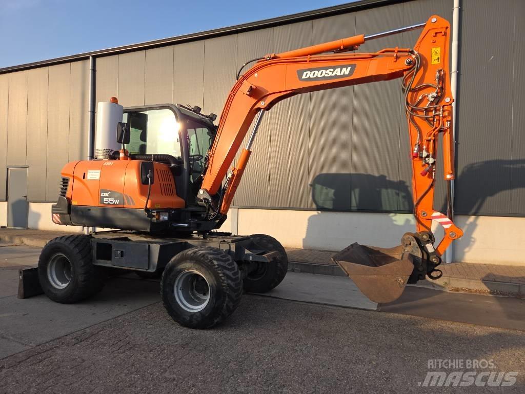 Doosan DX 55 W Wielgraafmachines