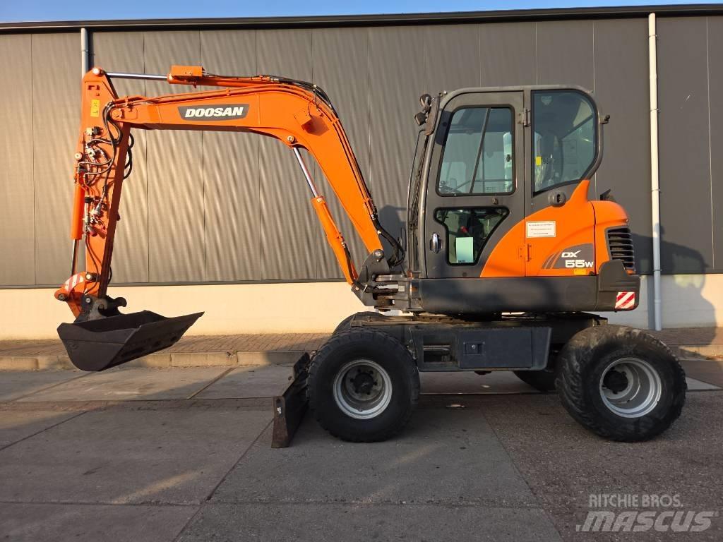 Doosan DX 55 W Wielgraafmachines
