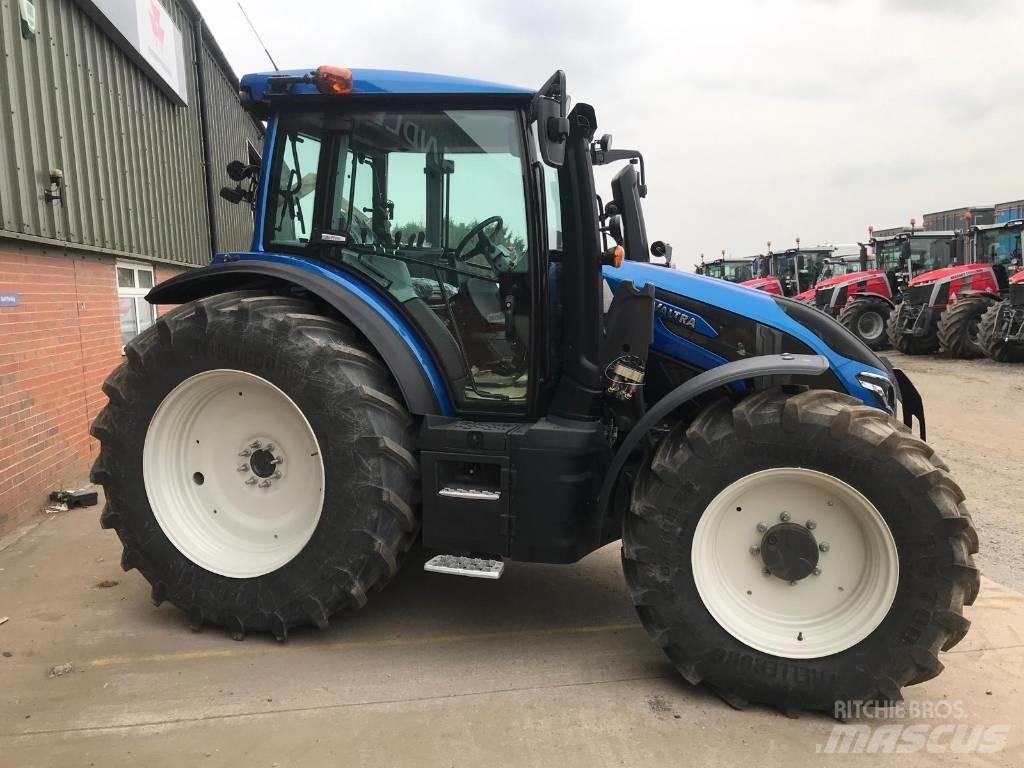 Valtra G 135 A Tractoren