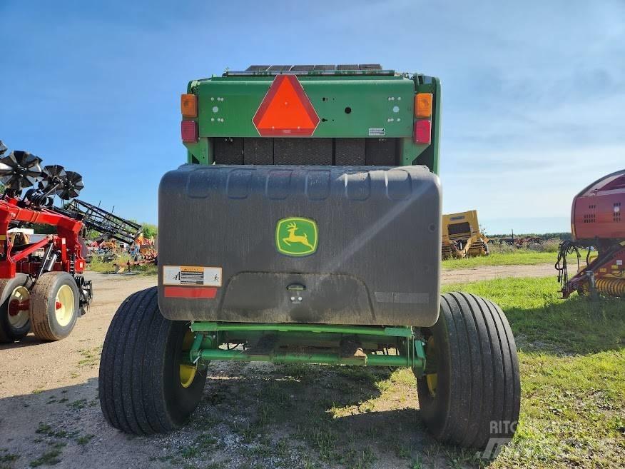 John Deere 450 M Ronde-balenpersen