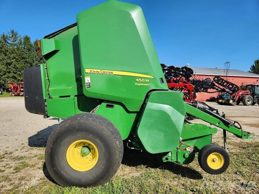 John Deere 450 M Ronde-balenpersen