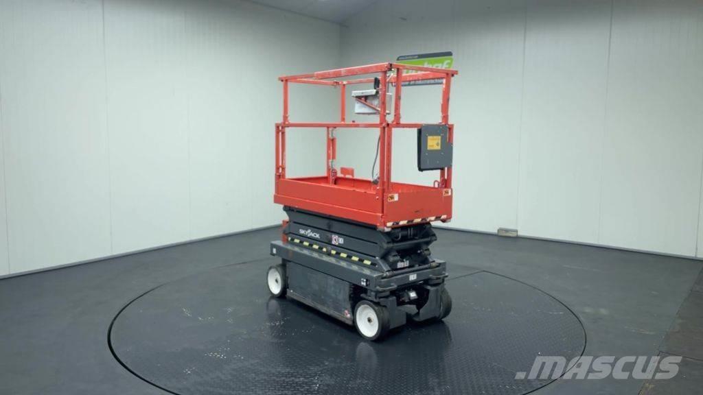 SkyJack SJ3219 Schaarhoogwerkers