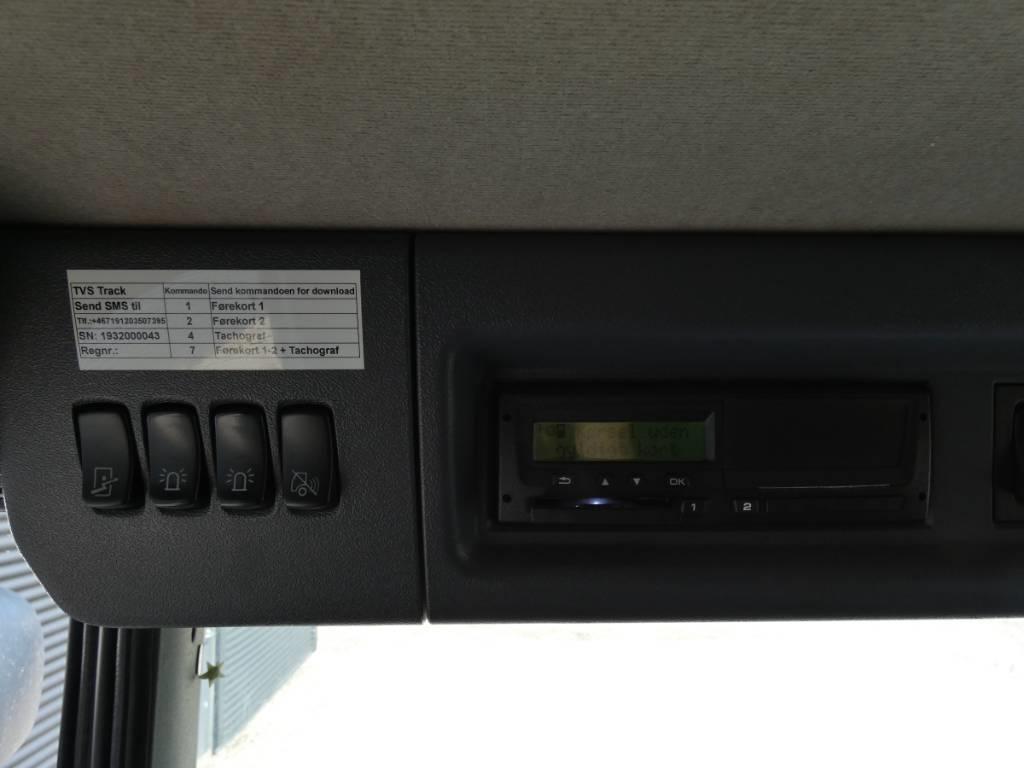 Scania P 450 Vlakke laadvloer met kraan