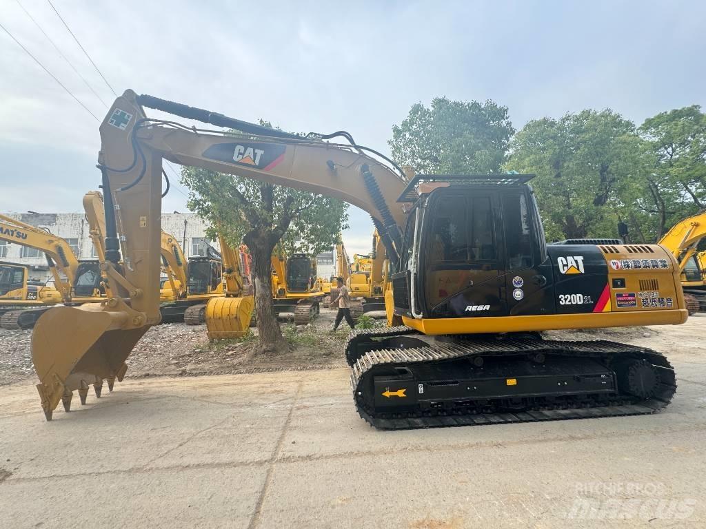 CAT 320 D2L Rupsgraafmachines