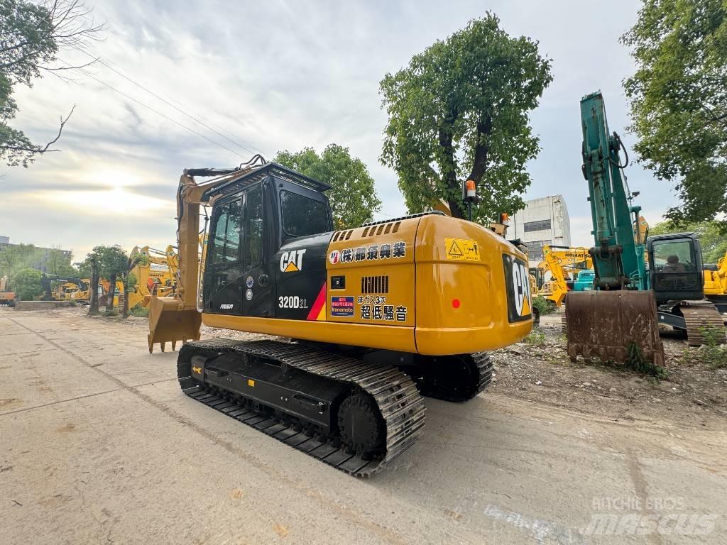 CAT 320 D2L Rupsgraafmachines